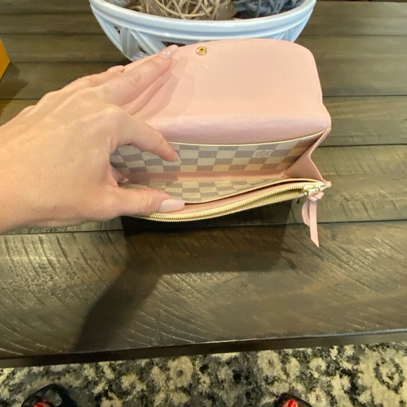 Louis Vuitton Wallet - Picture 7 of 8